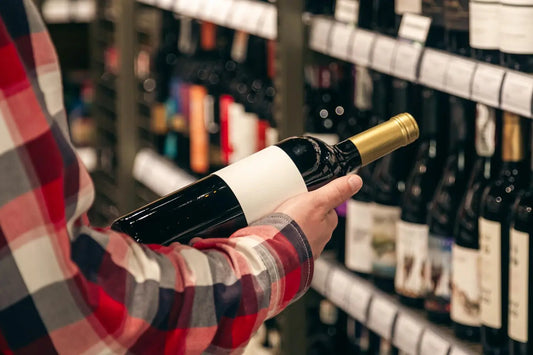 Décoder les étiquettes de vin : mode d’emploi